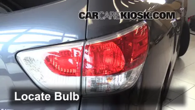 2013 Nissan Pathfinder SV 3.5L V6 Luces Luz de giro trasera (reemplazar foco)